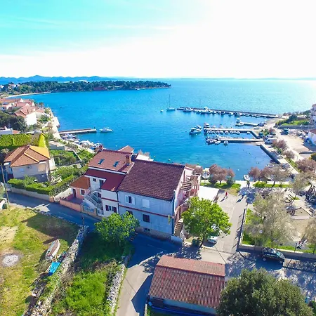 Ivka A1 Apartman Petrcane